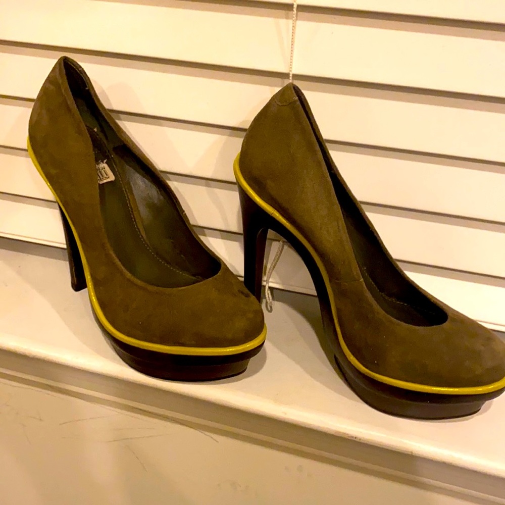 Shoe